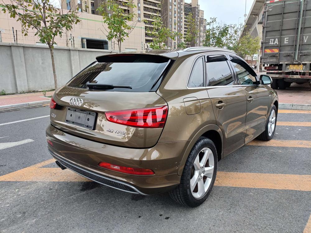 Audi Audi Q3 (Import)