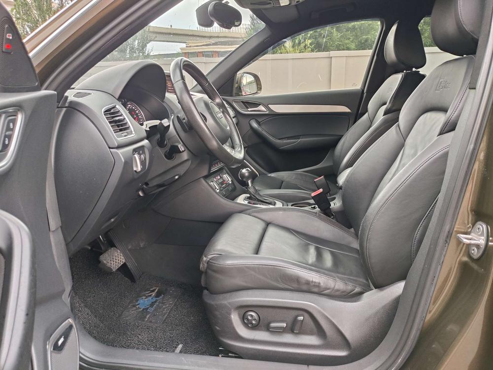 Audi Audi Q3 (Import)