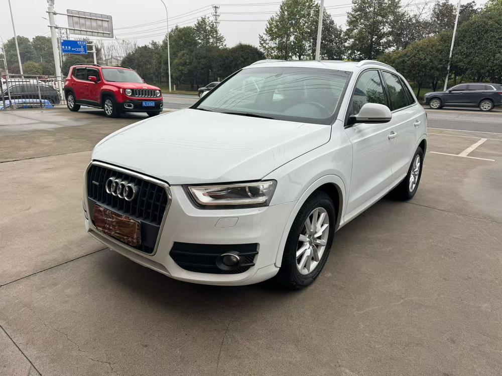 Audi Audi Q3 (Import)