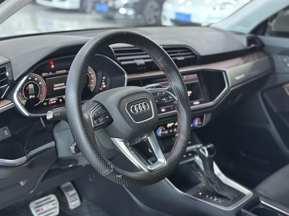 Audi Audi Q3