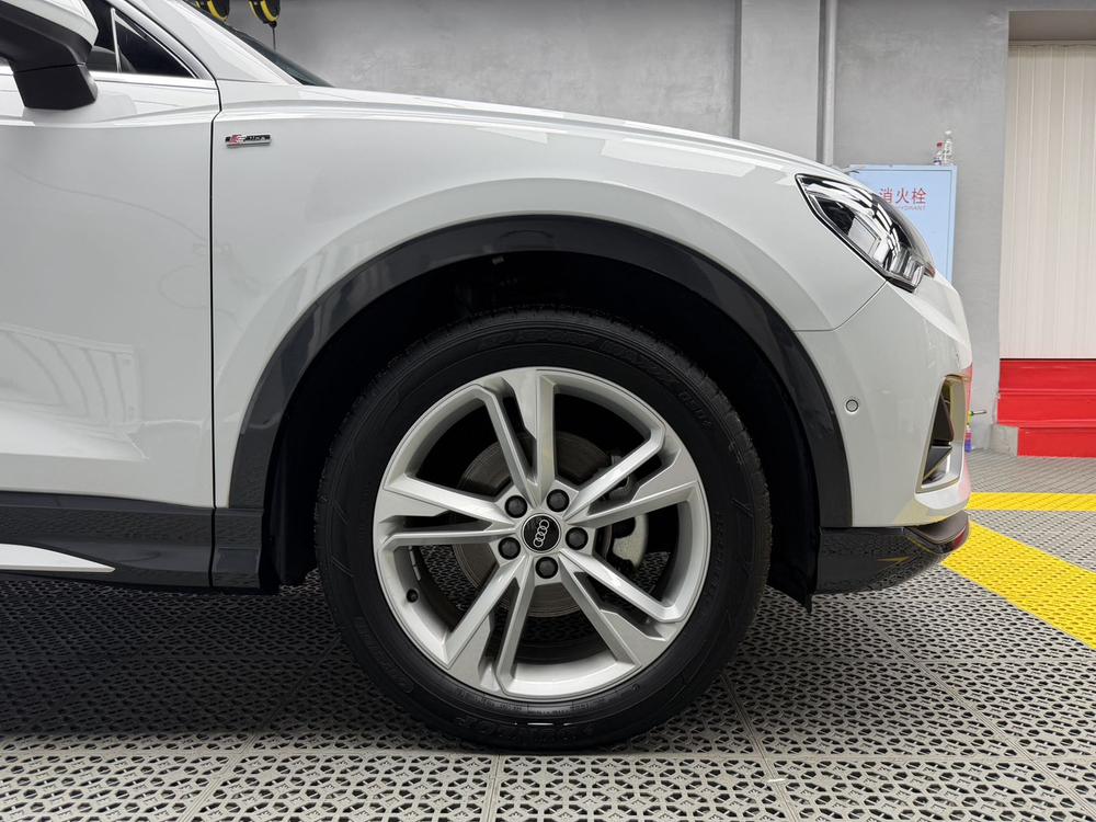 Audi Audi Q3
