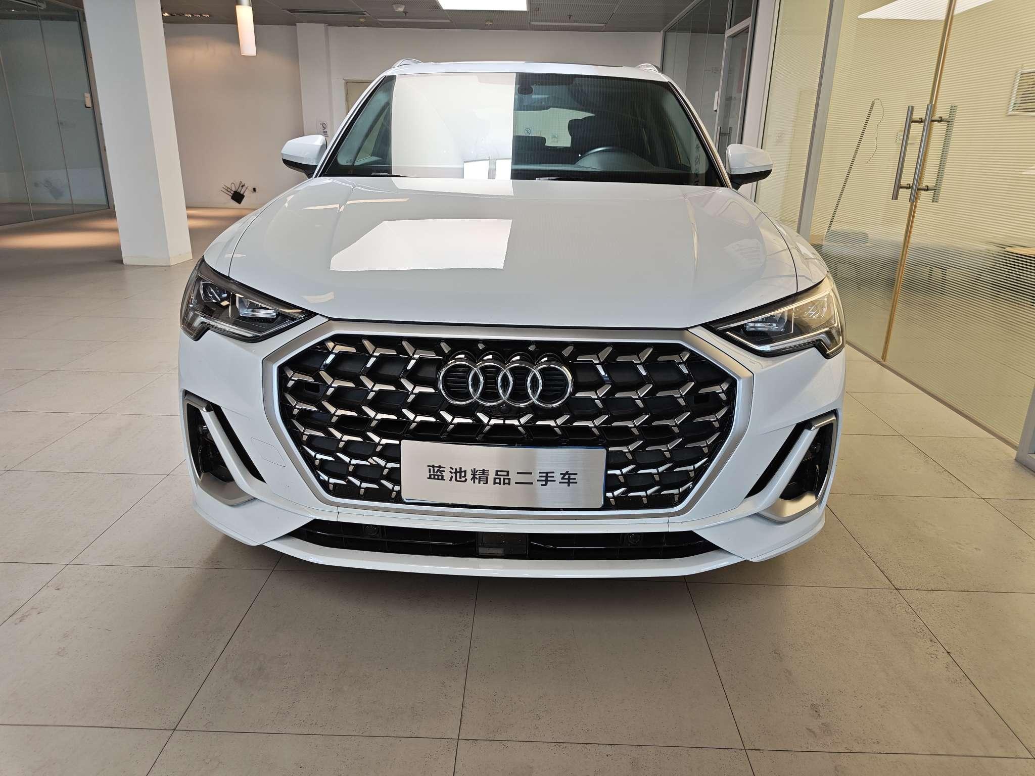 Audi Audi Q3