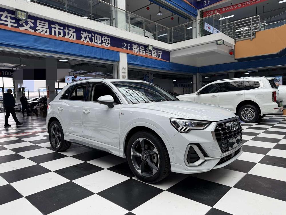 Audi Audi Q3