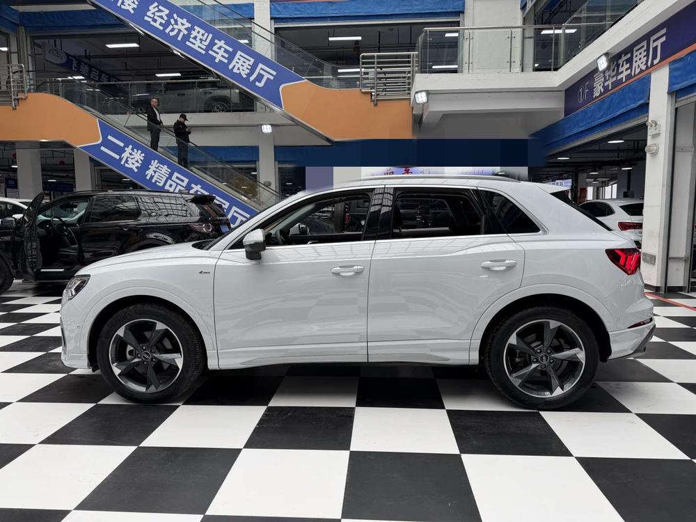 Audi Audi Q3