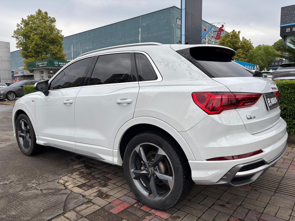 Audi Audi Q3
