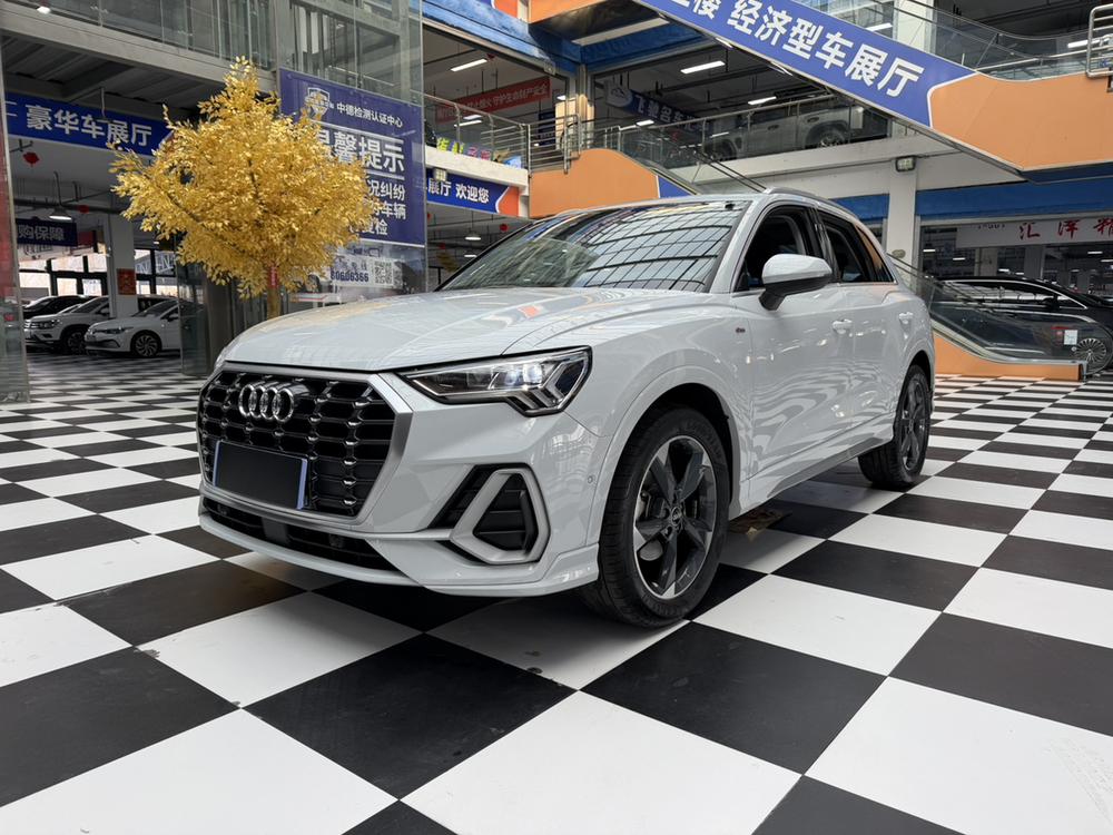 Audi Audi Q3
