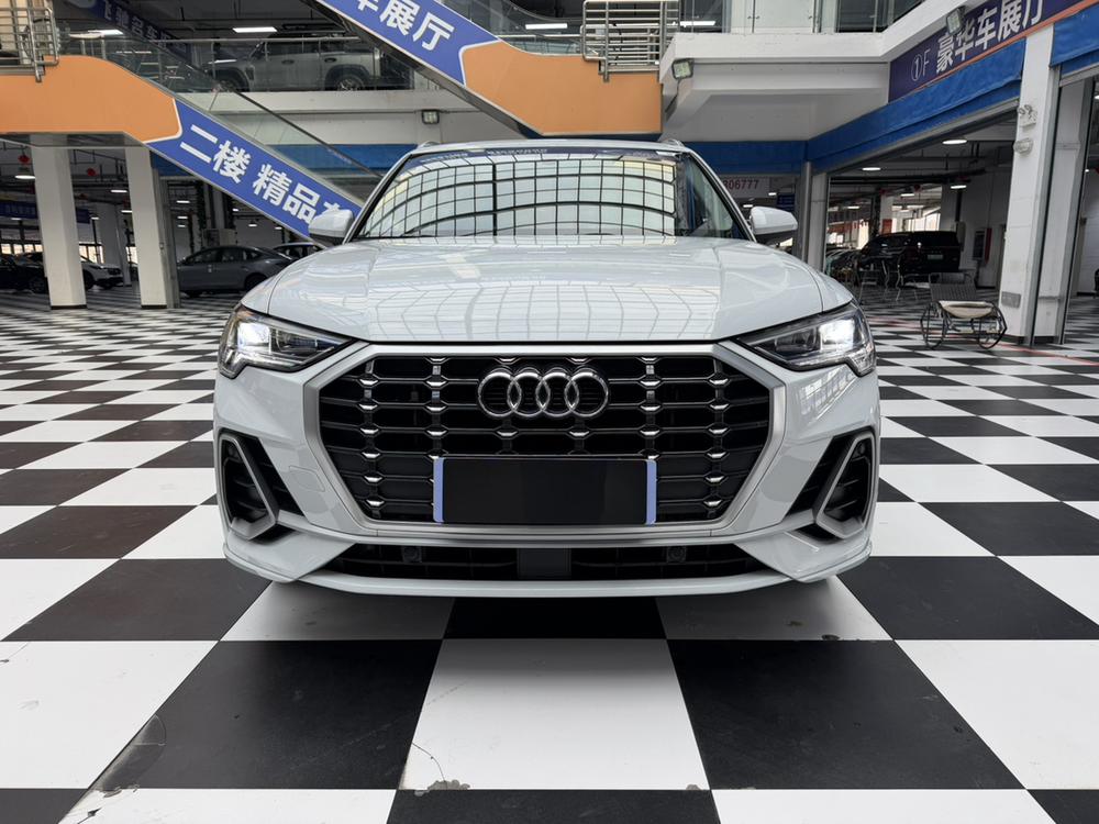 Audi Audi Q3