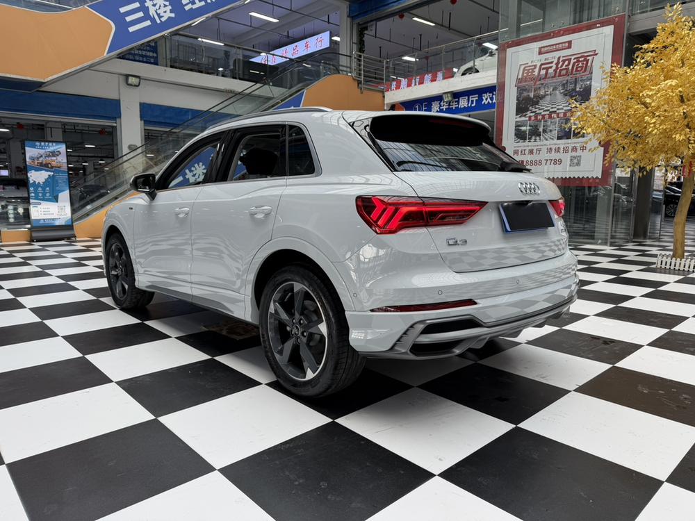 Audi Audi Q3