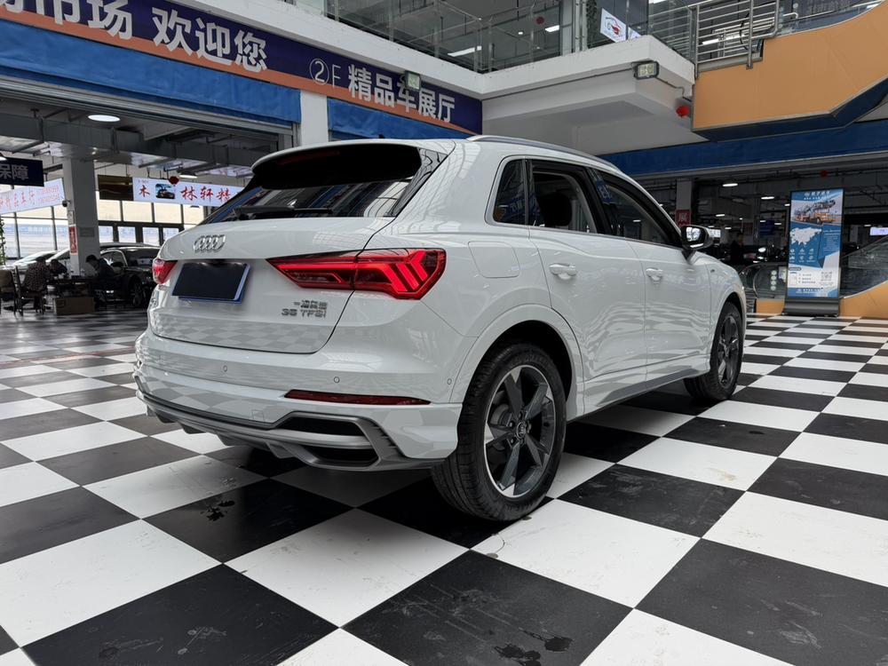 Audi Audi Q3
