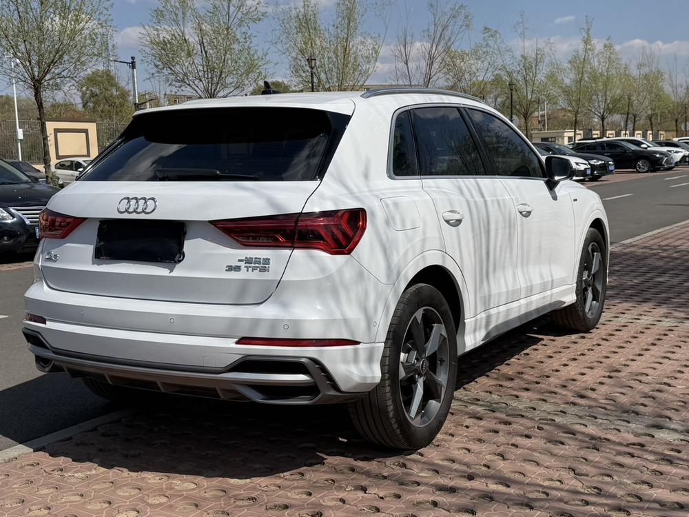 Audi Audi Q3