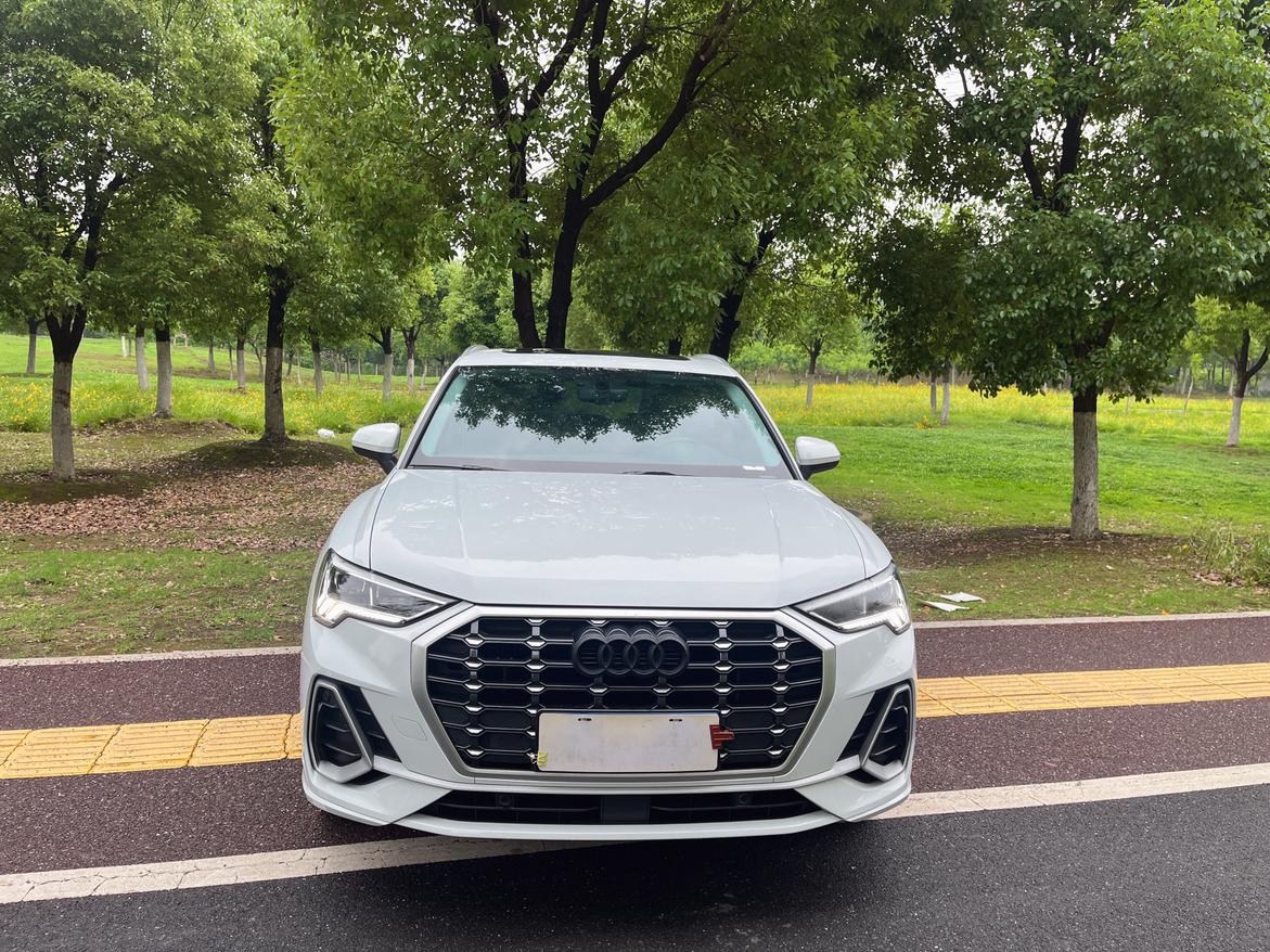 Audi Audi Q3