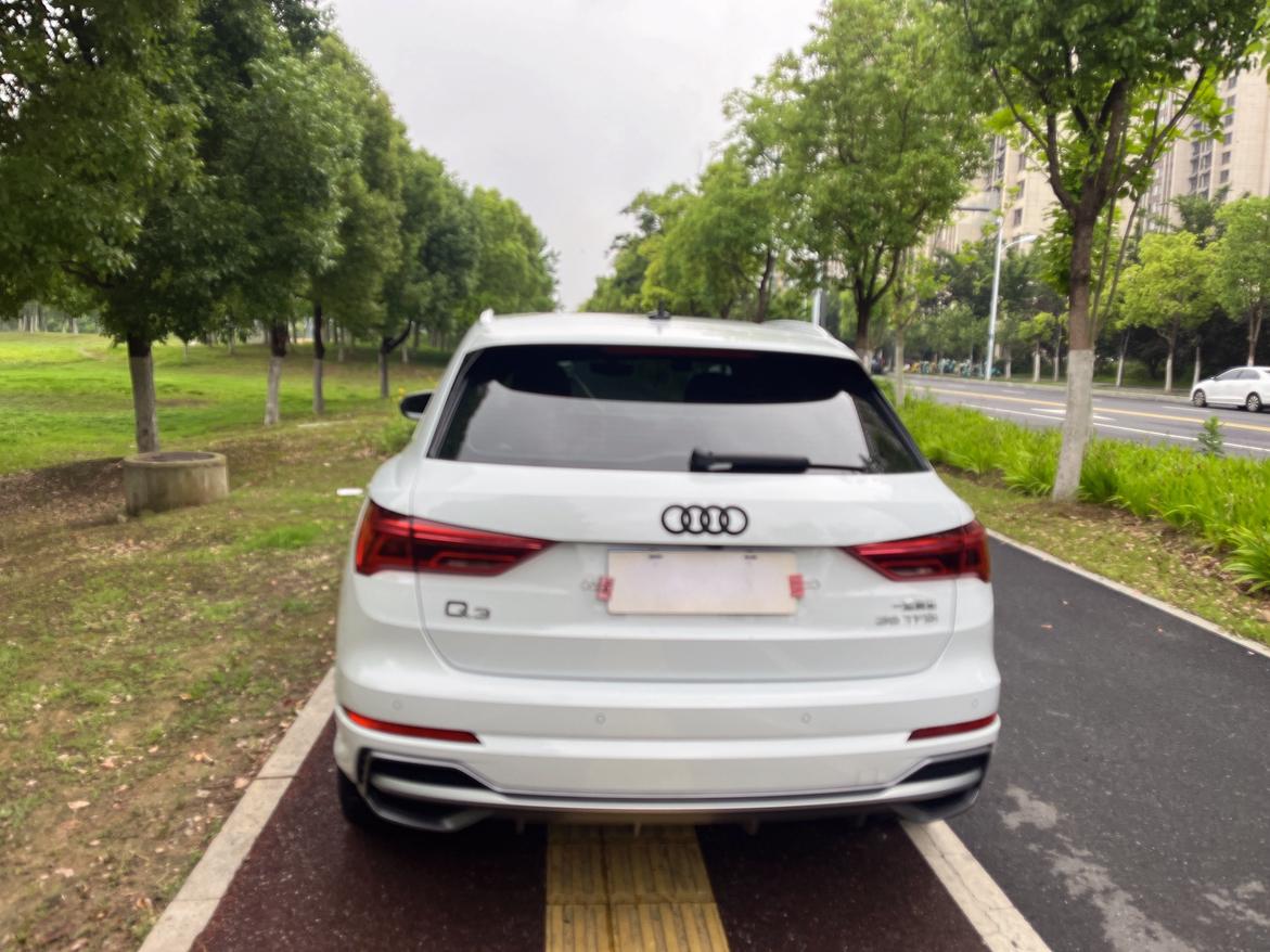 Audi Audi Q3