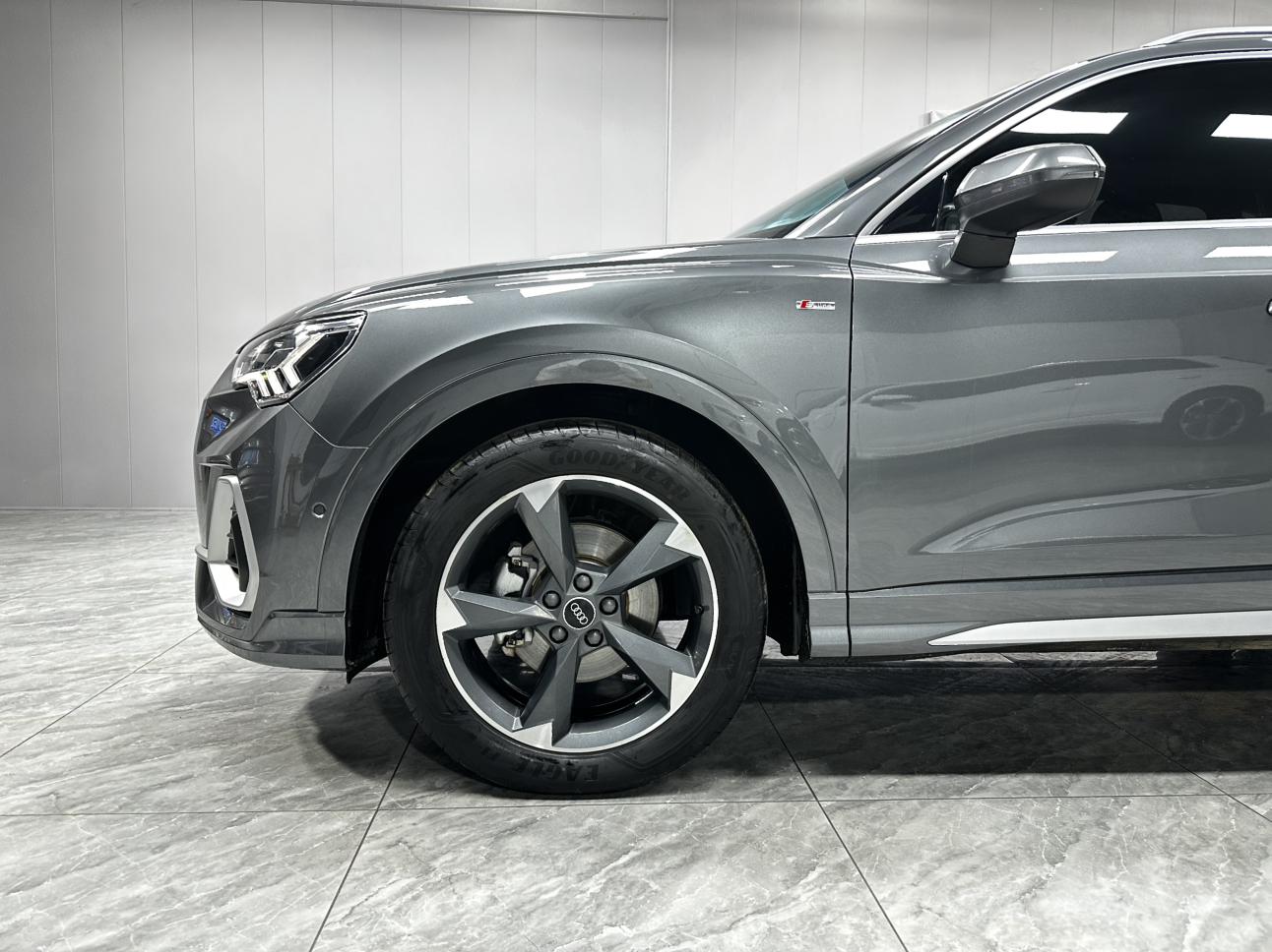 Audi Audi Q3