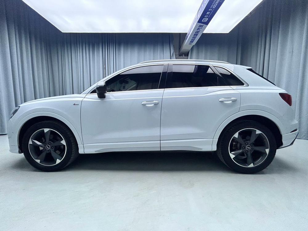 Audi Audi Q3