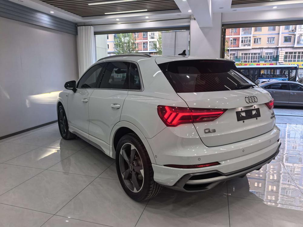 Audi Audi Q3