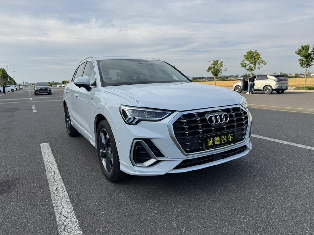 Audi Audi Q3