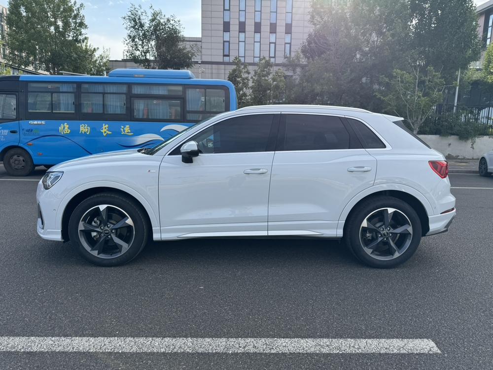 Audi Audi Q3