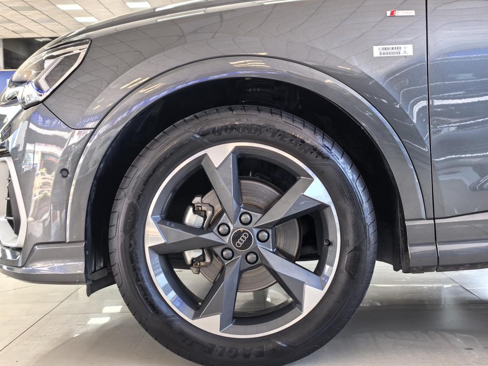 Audi Audi Q3