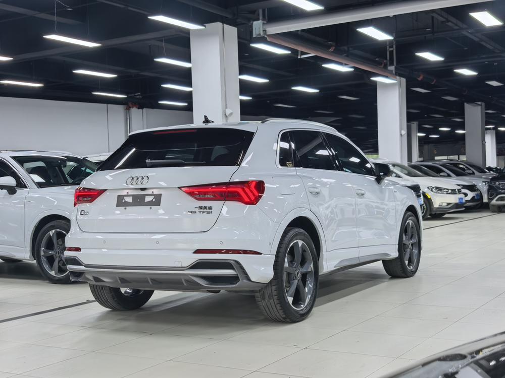 Audi Audi Q3
