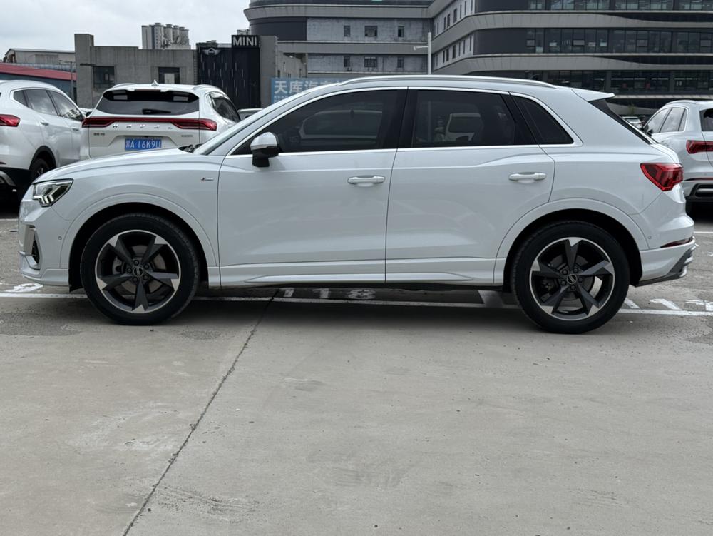Audi Audi Q3