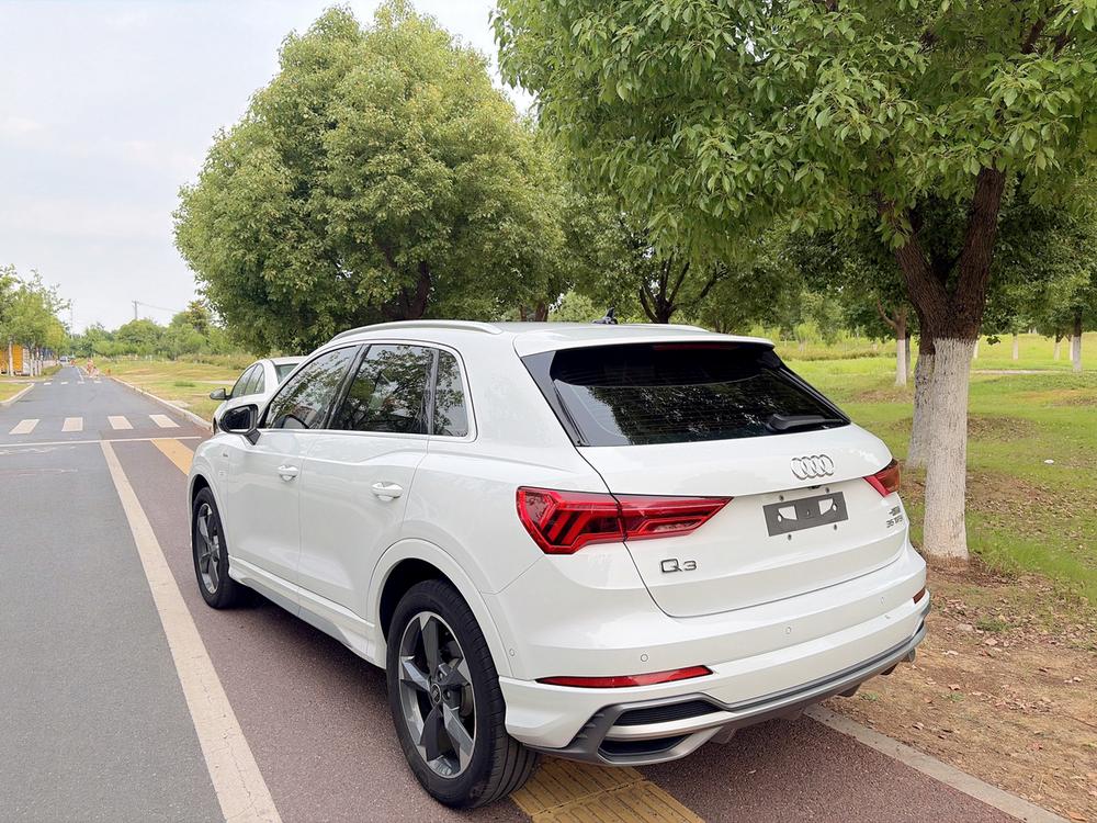 Audi Audi Q3