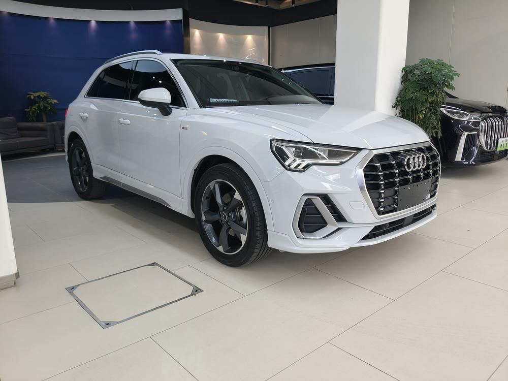 Audi Audi Q3