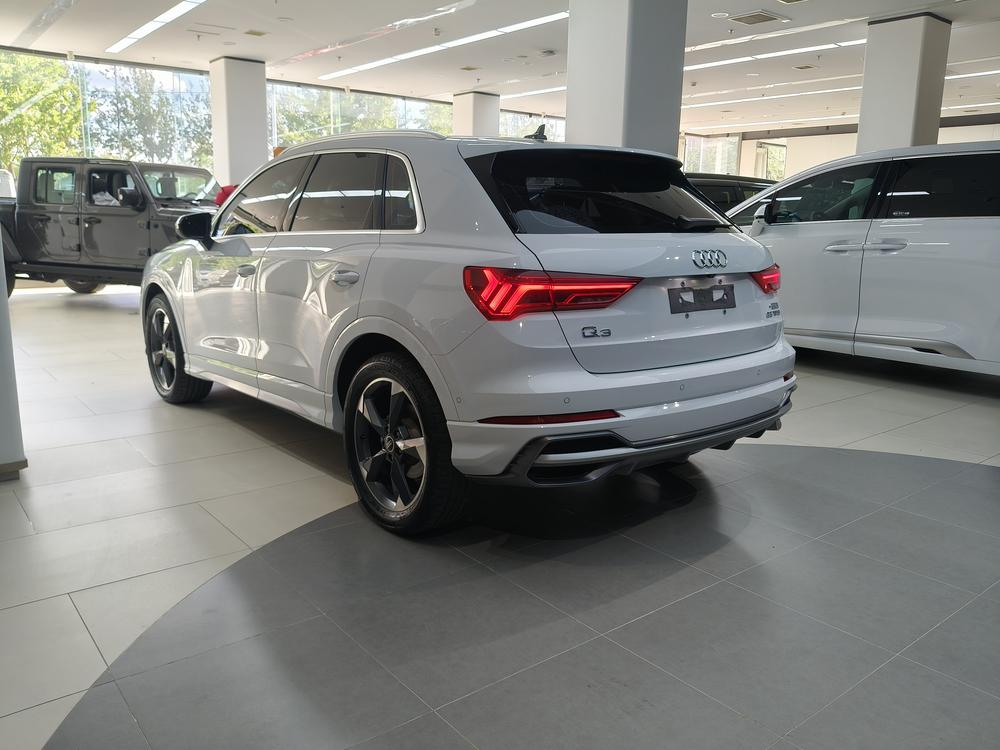 Audi Audi Q3