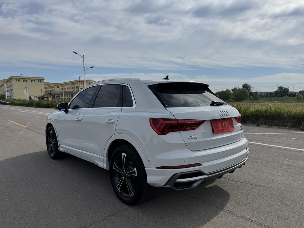 Audi Audi Q3