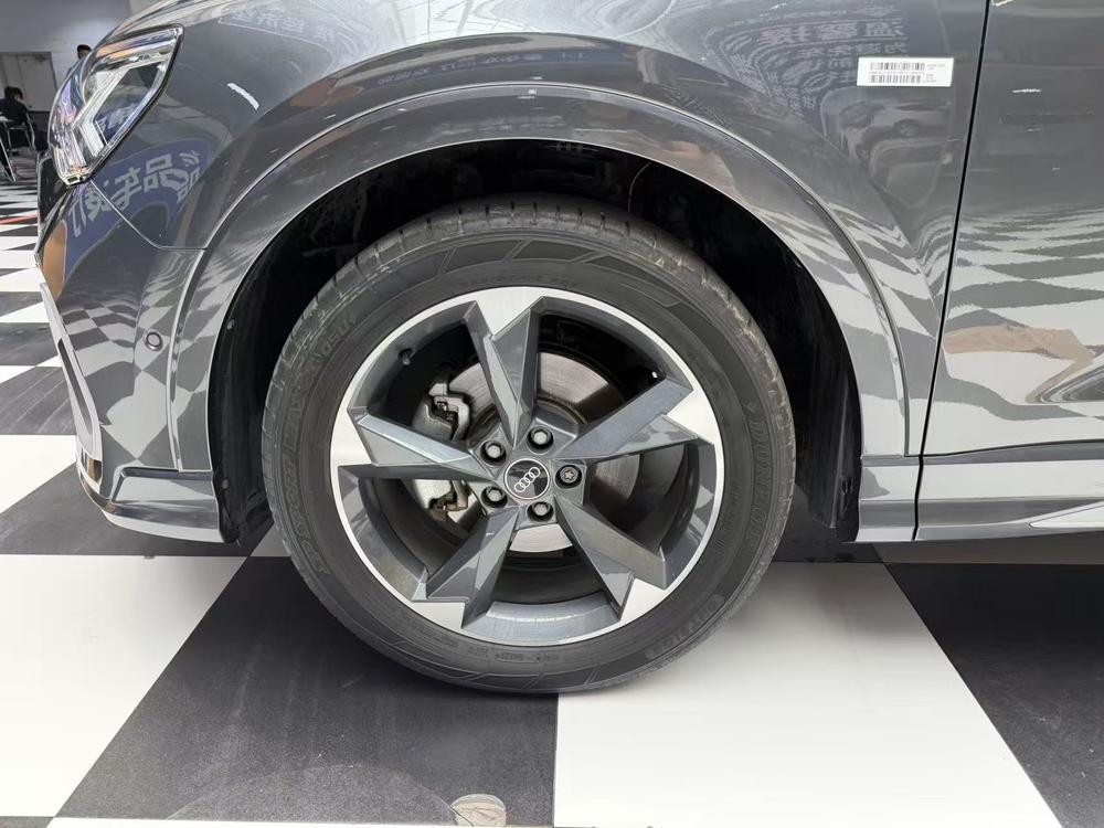 Audi Audi Q3
