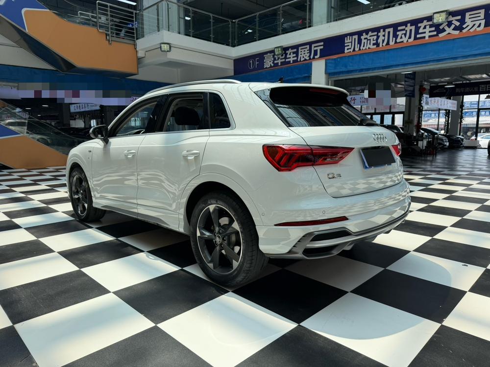 Audi Audi Q3