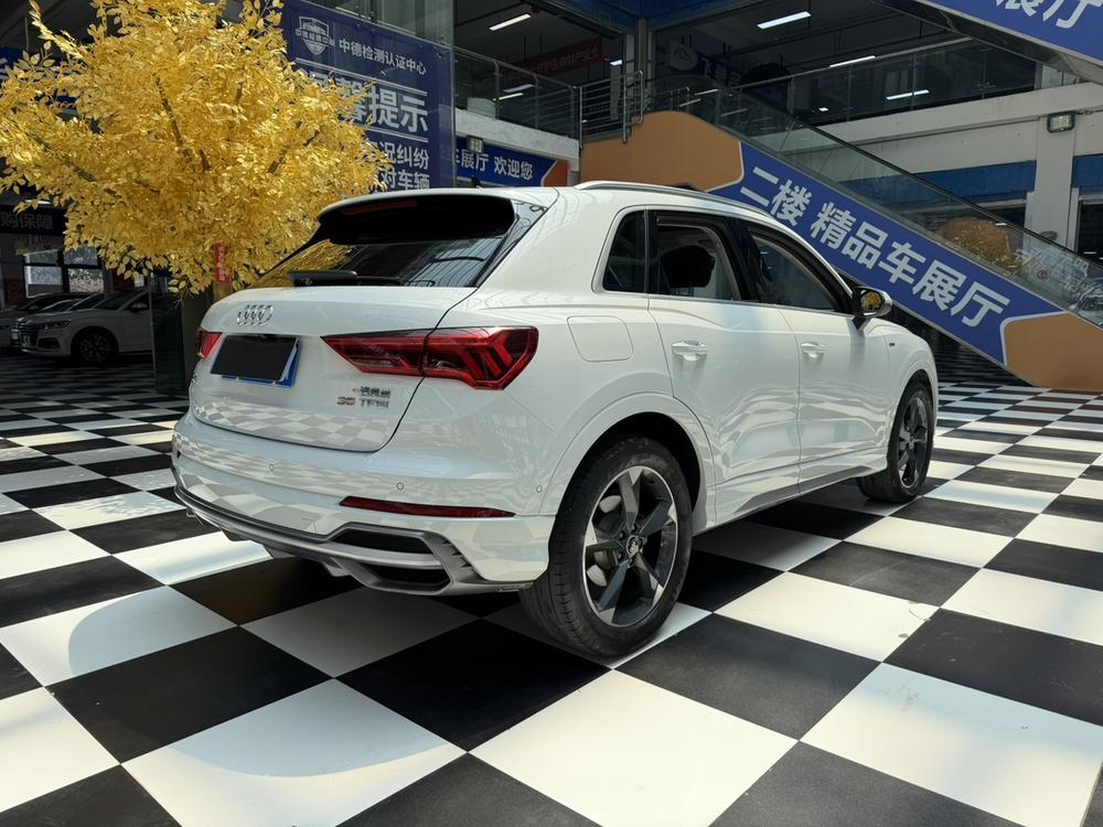 Audi Audi Q3