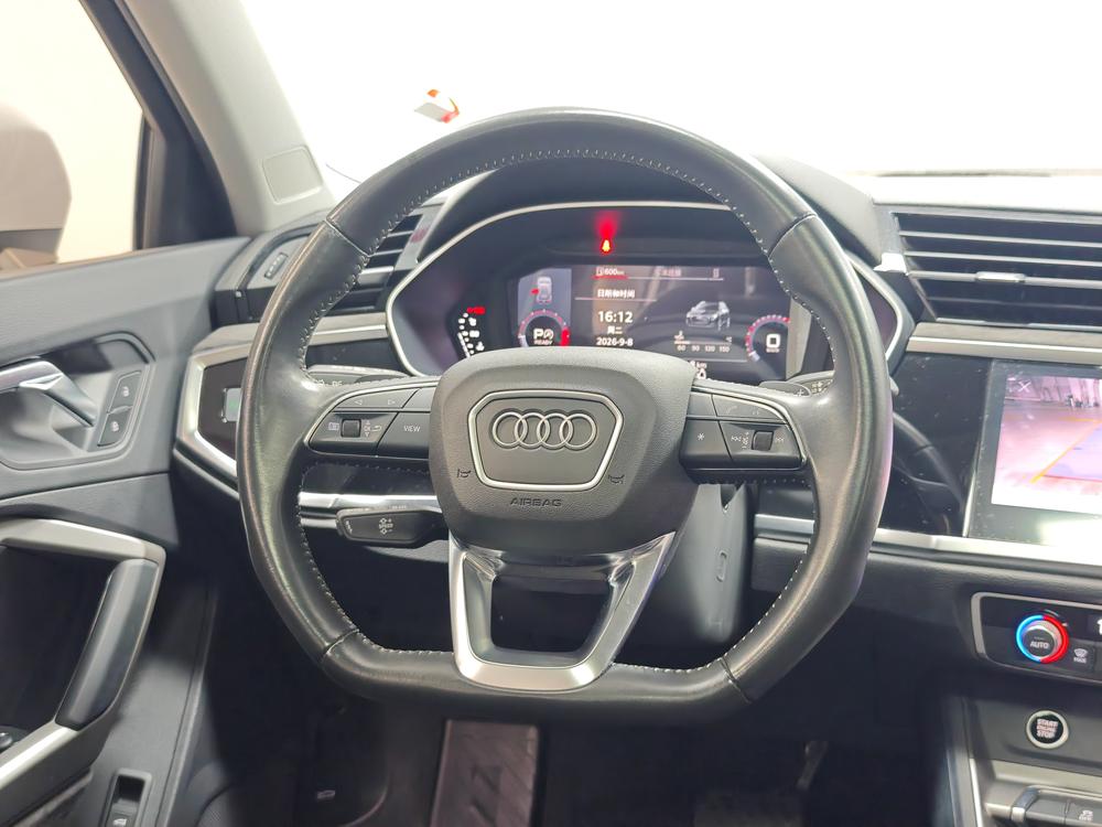 Audi Audi Q3