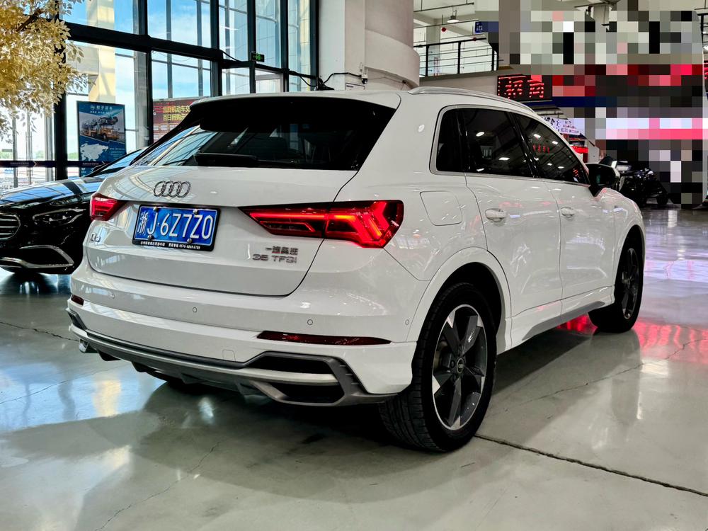 Audi Audi Q3