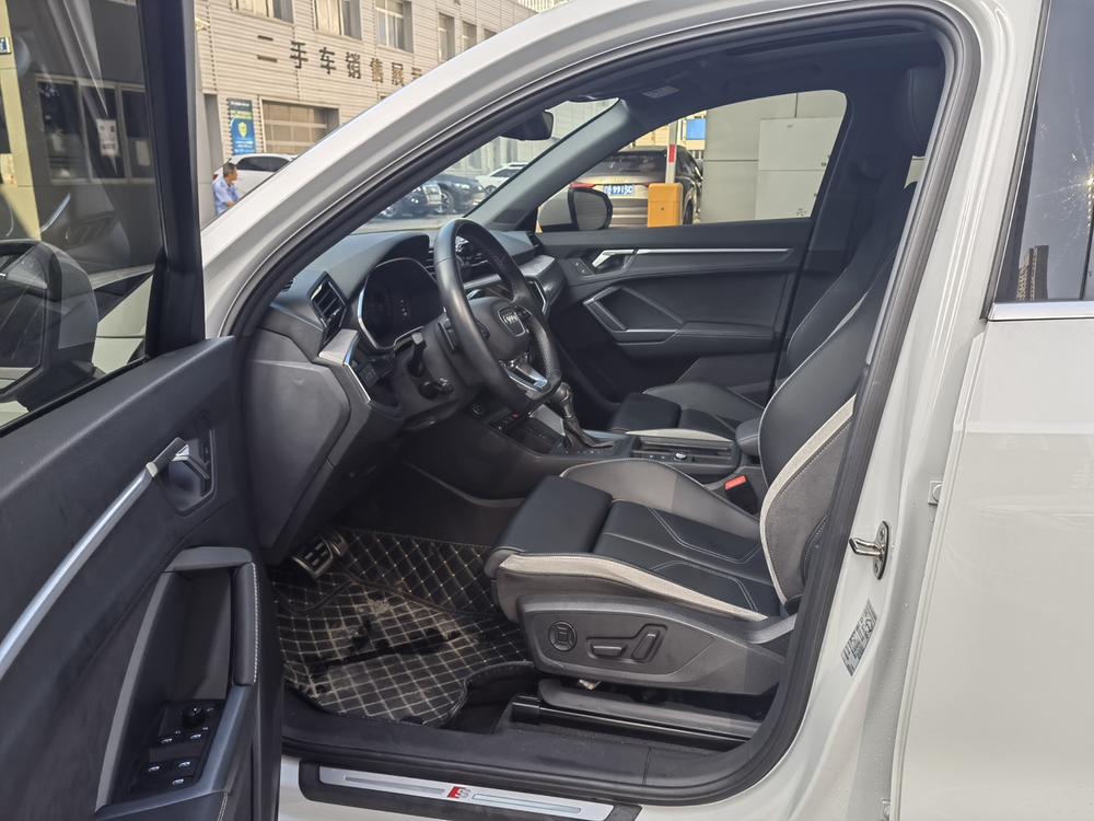 Audi Audi Q3