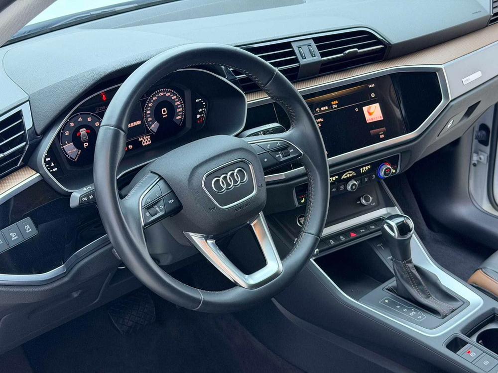 Audi Audi Q3