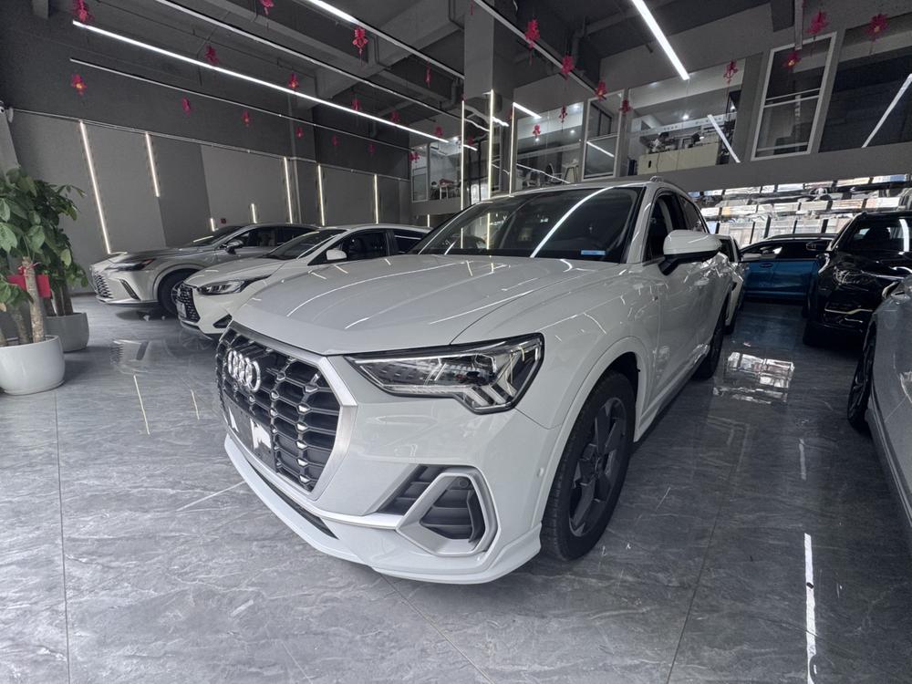 Audi Audi Q3