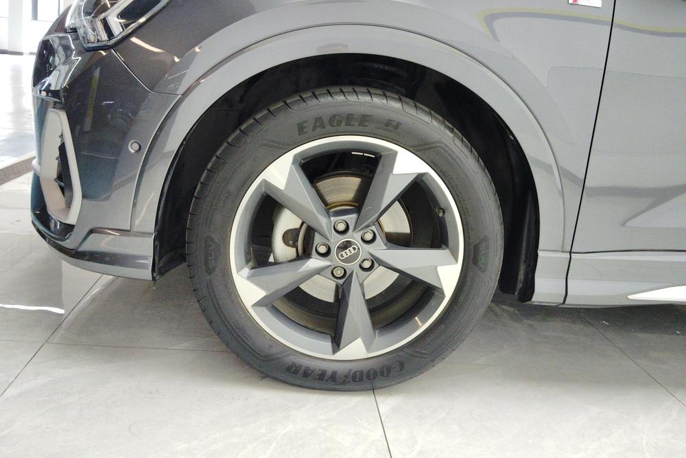 Audi Audi Q3