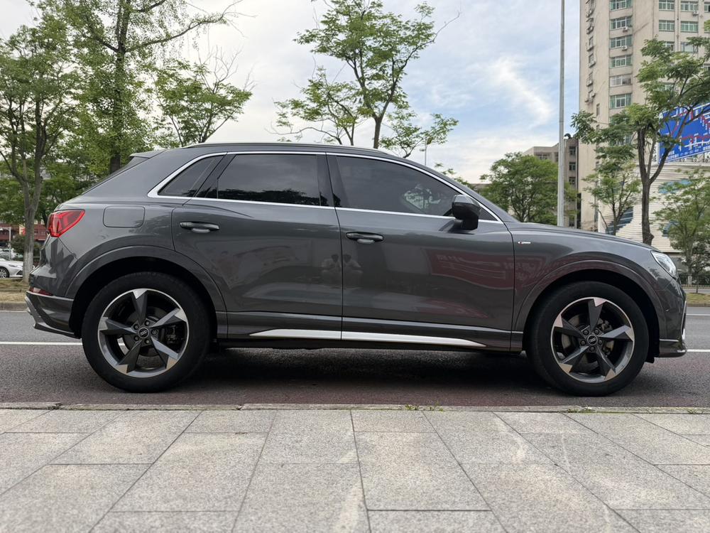 Audi Audi Q3
