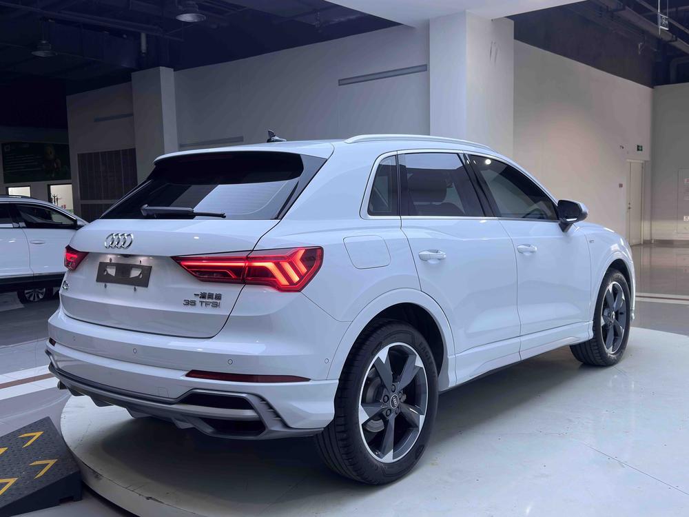 Audi Audi Q3