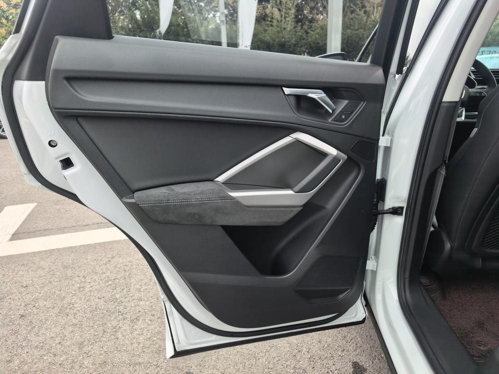 Audi Audi Q3