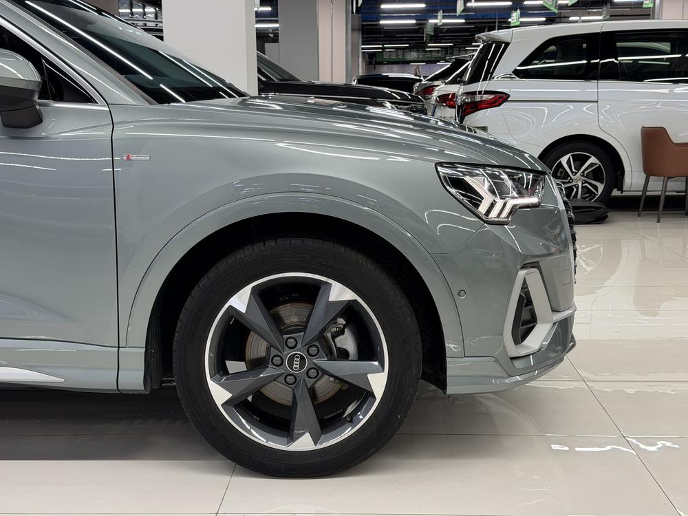Audi Audi Q3