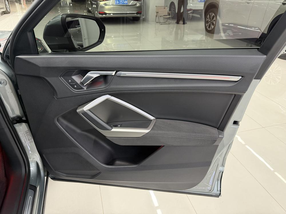 Audi Audi Q3