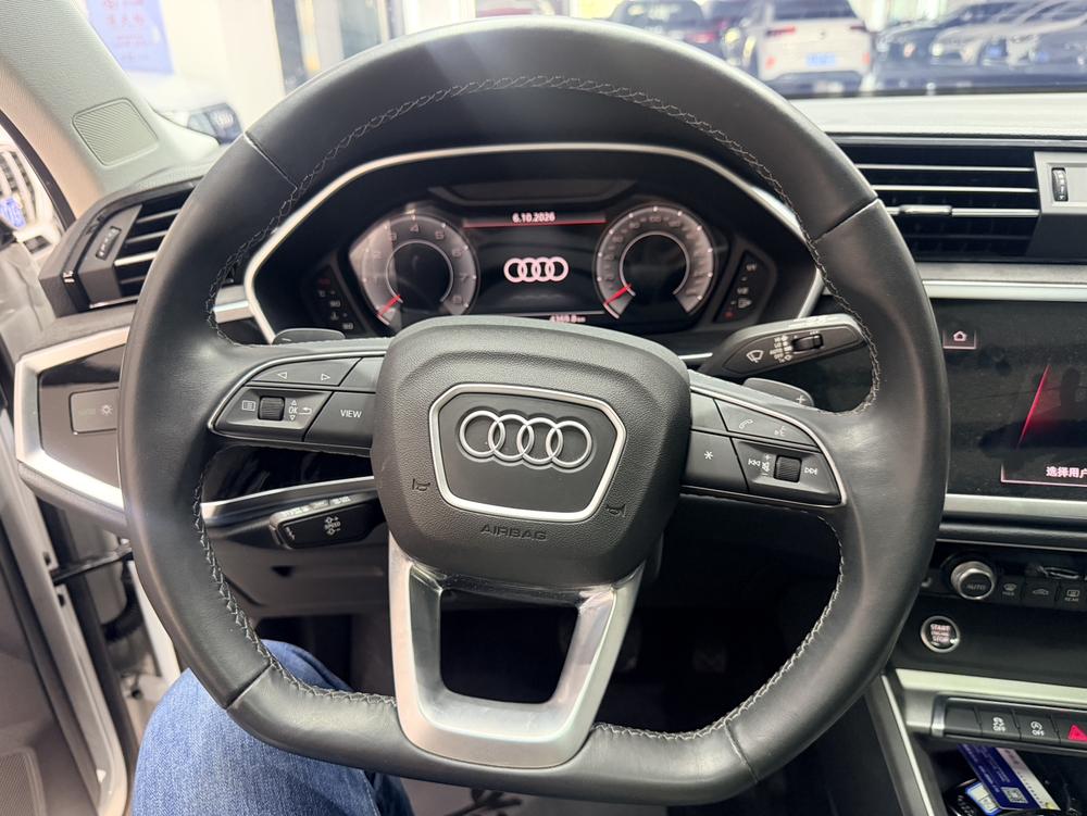 Audi Audi Q3