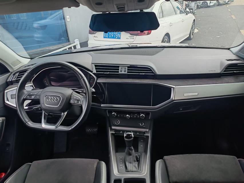 Audi Audi Q3