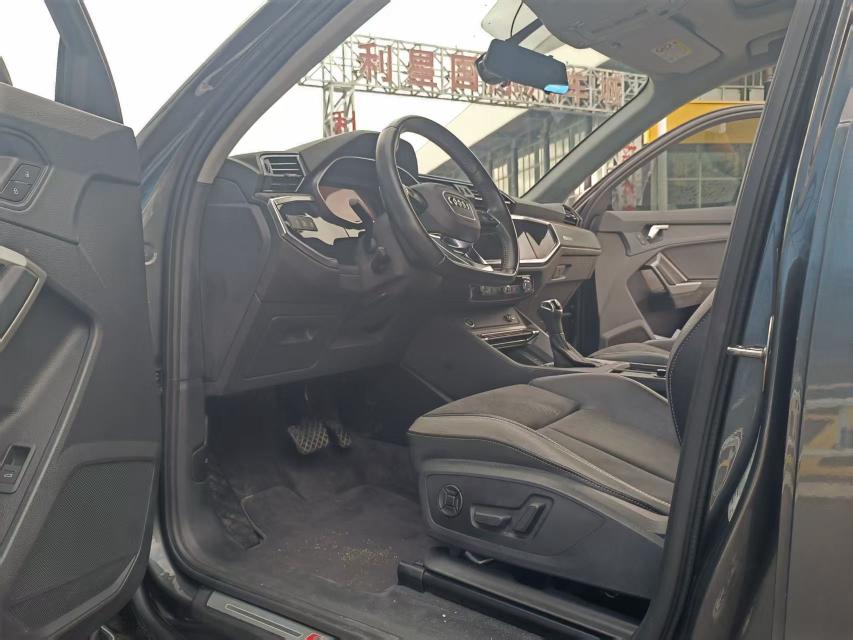 Audi Audi Q3