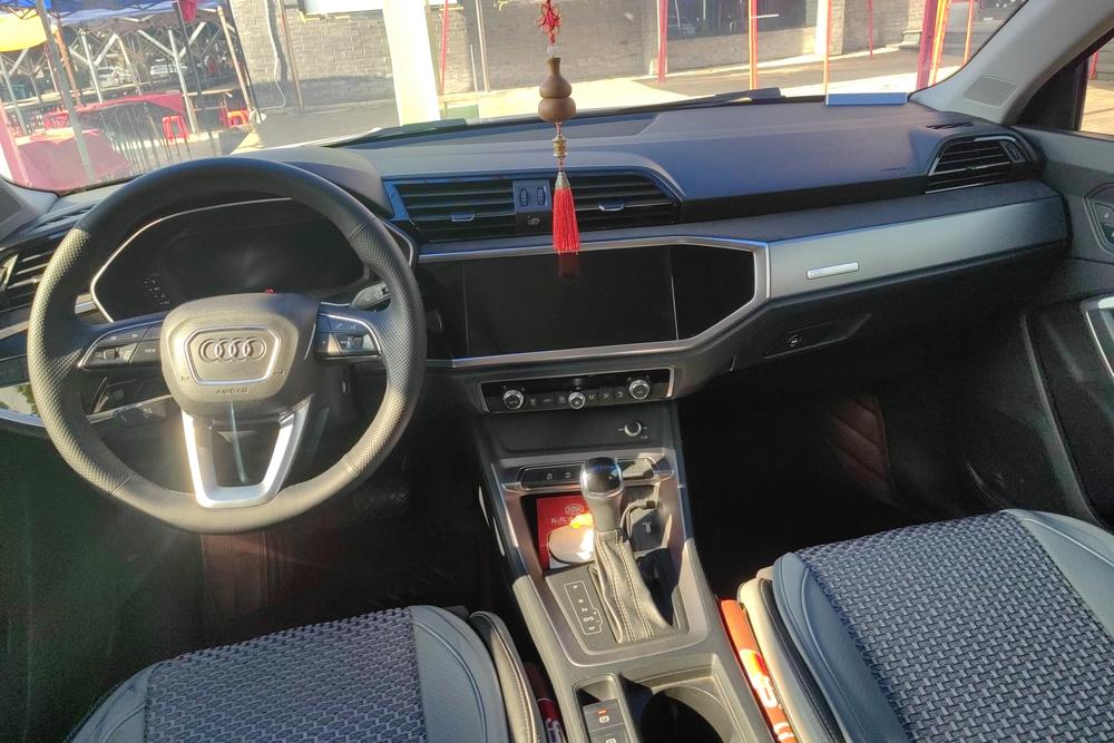 Audi Audi Q3