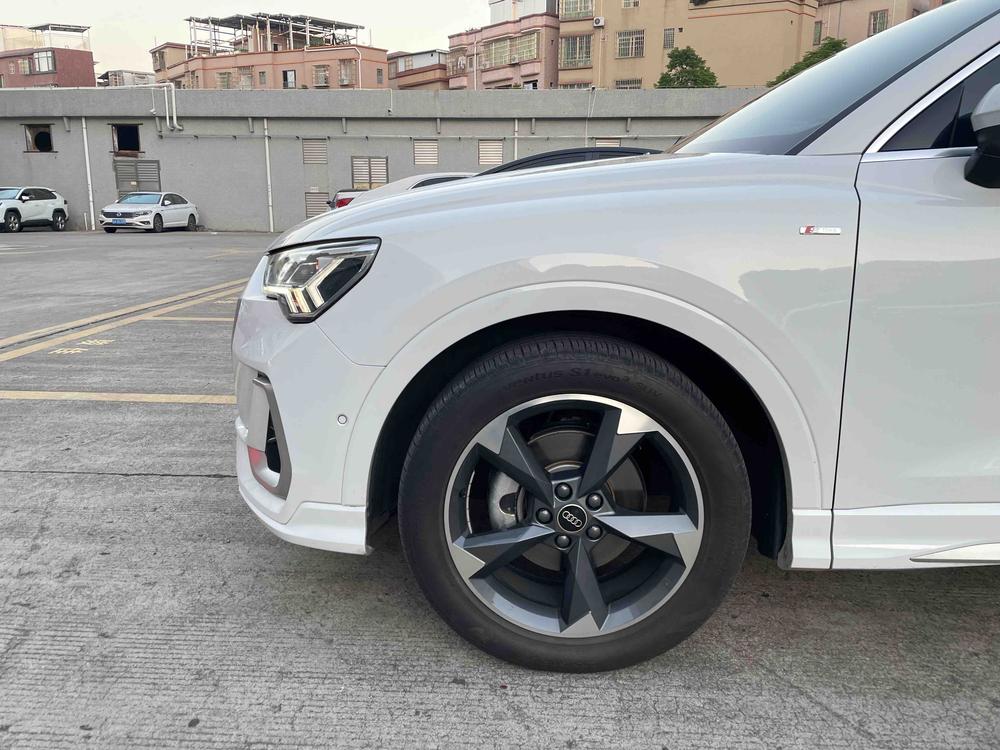Audi Audi Q3
