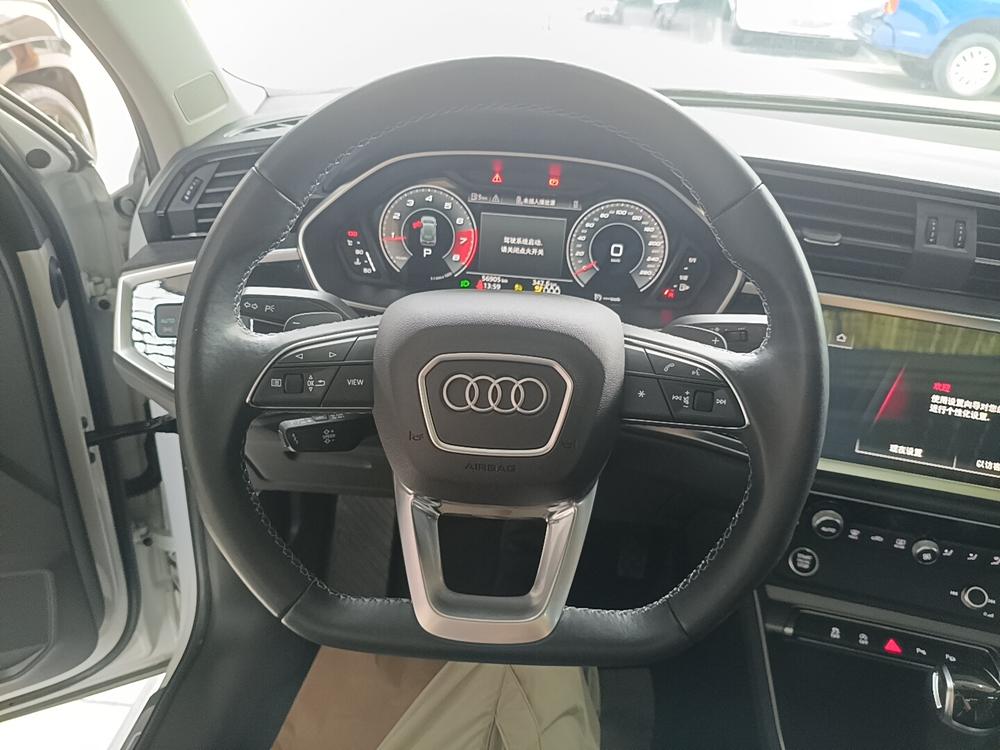 Audi Audi Q3