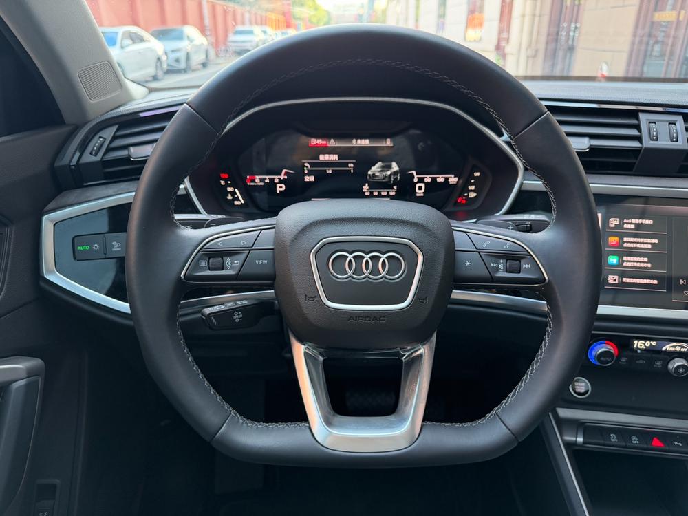 Audi Audi Q3
