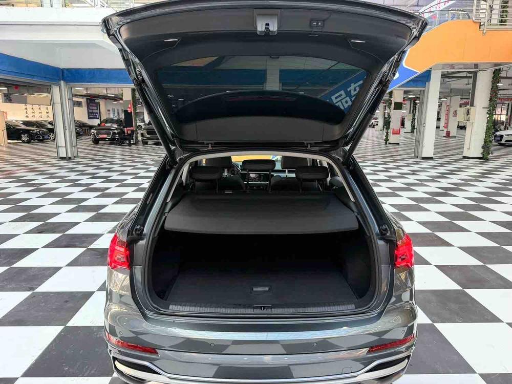 Audi Audi Q3